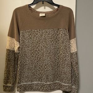 Knox Rose Knit top with Leopard and lace design.